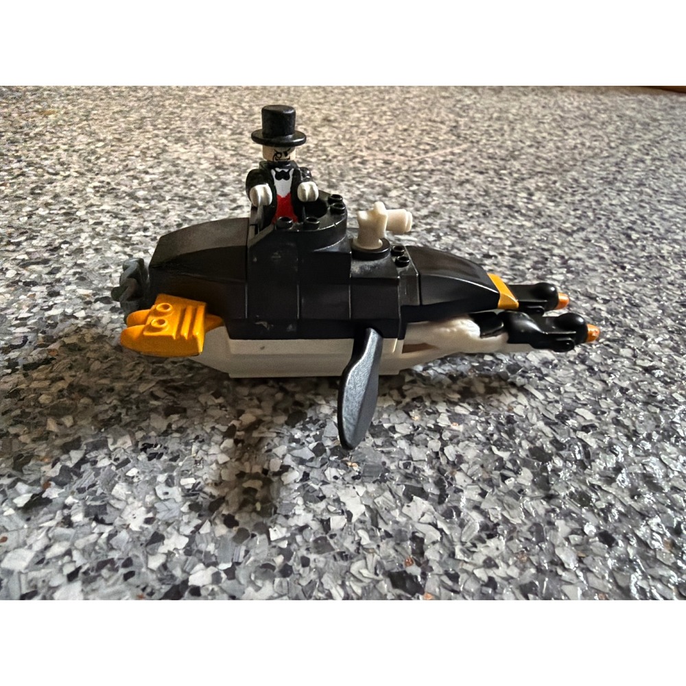 LEGO Batman Movie The Penguin Submarine Minifigure Vehicle COMPLETE McDonalds